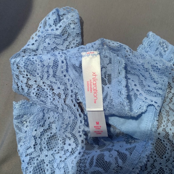 Baby blue thong lace - Picture 3 of 3